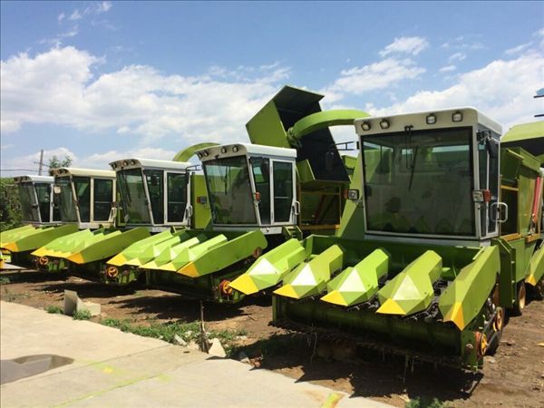 玉米收獲機(jī) 玉米收獲機(jī)