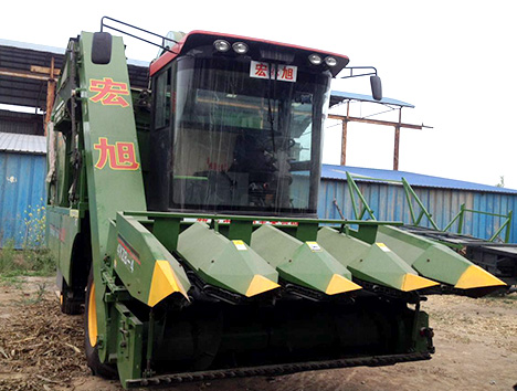 玉米青儲(chǔ)機(jī)